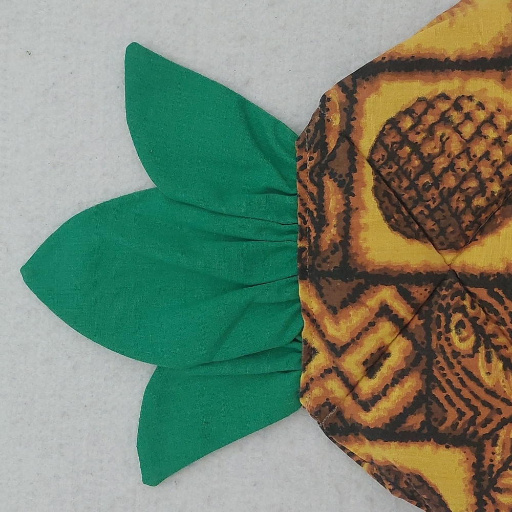 LANAKILA CRAFTS Hawaiian Pineapple Print Mitt Pot Holders - Picture 6 of 11
